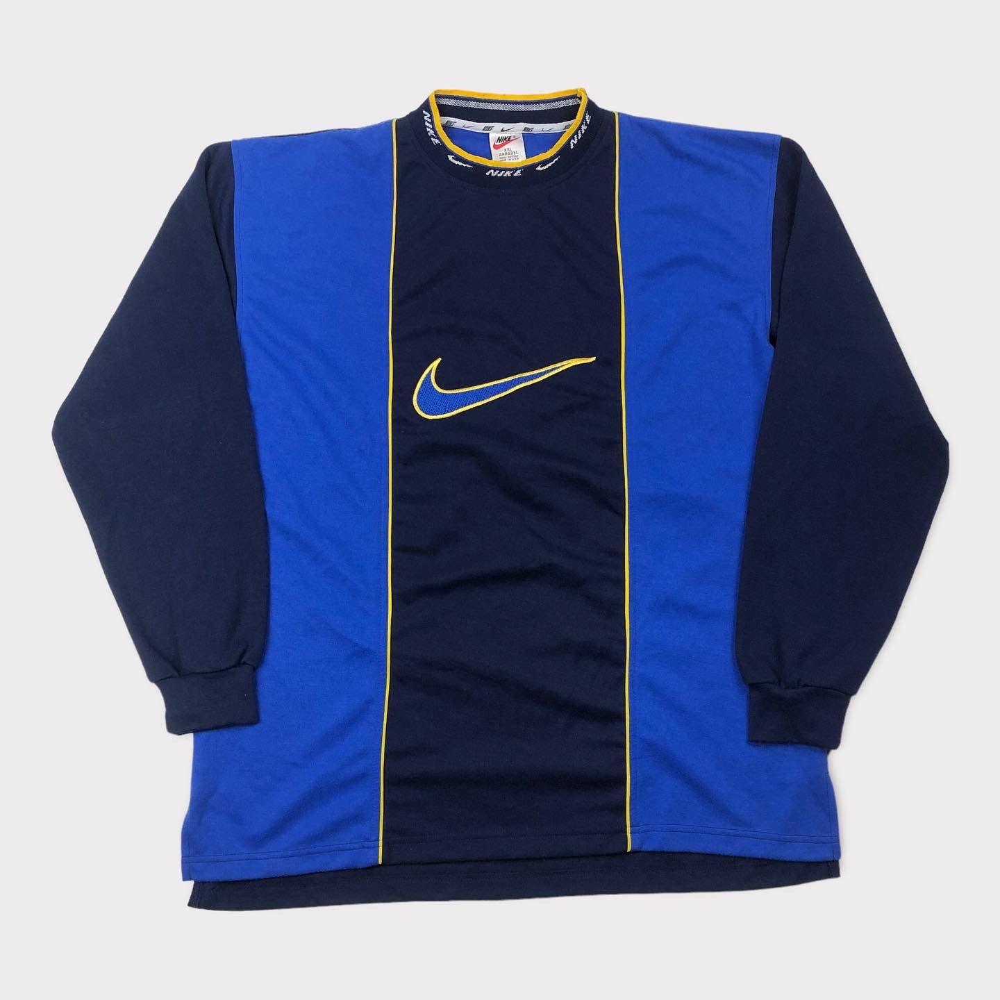 Y2K Nike Sweater (XXL)